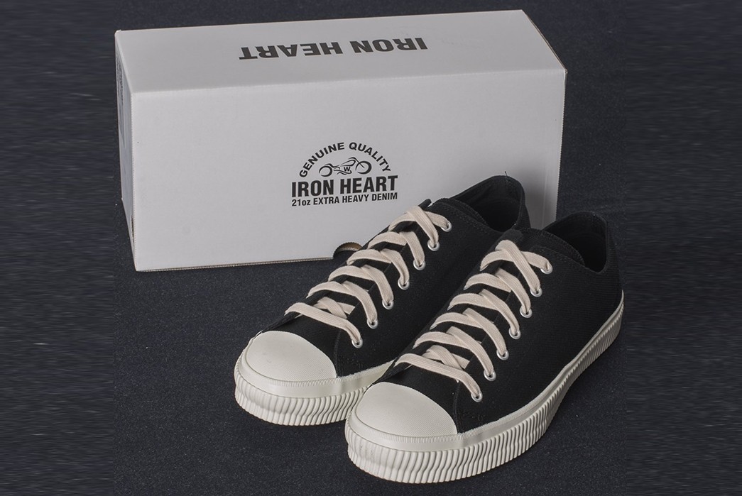 Iron-Heart-21oz.-Denim-Sneakers-pair-dark-front-side-with-box