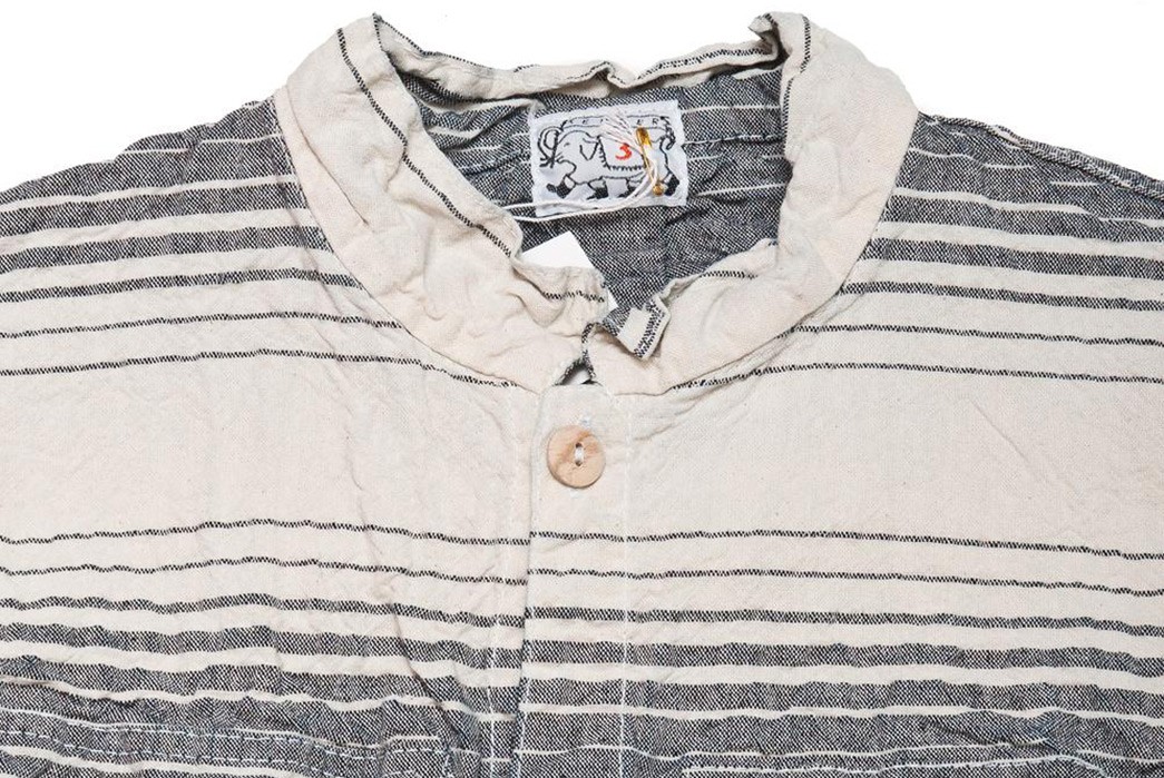 Tender's-Periscope-Pocket-Shirts-Have-a-Little-Sumpin'-Goin'-On-front-collar-grey
