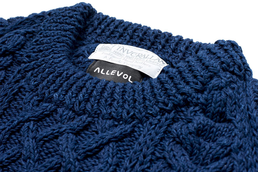 Fade-of-the-Day---Inverallan-x-Allevol-1A-Indigo-Sweater-(4-Years,-1-Wash)-front-collar-angle