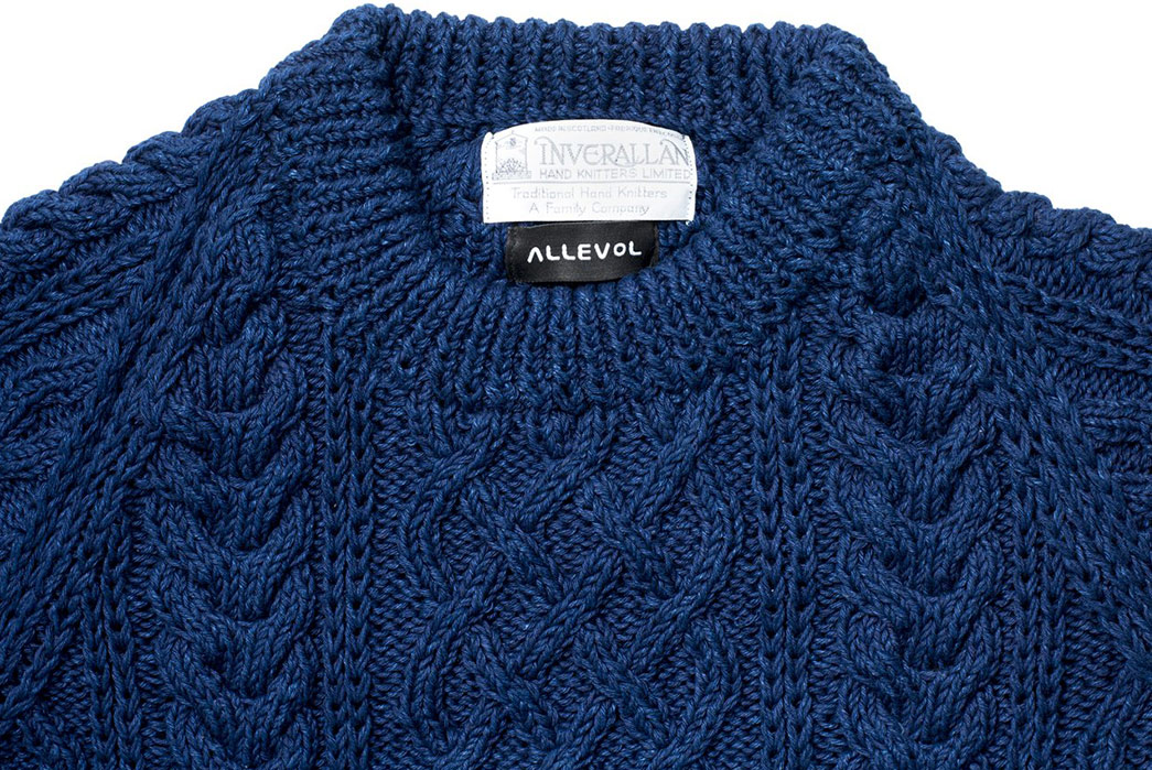 Fade-of-the-Day---Inverallan-x-Allevol-1A-Indigo-Sweater-(4-Years,-1-Wash)-front-collar