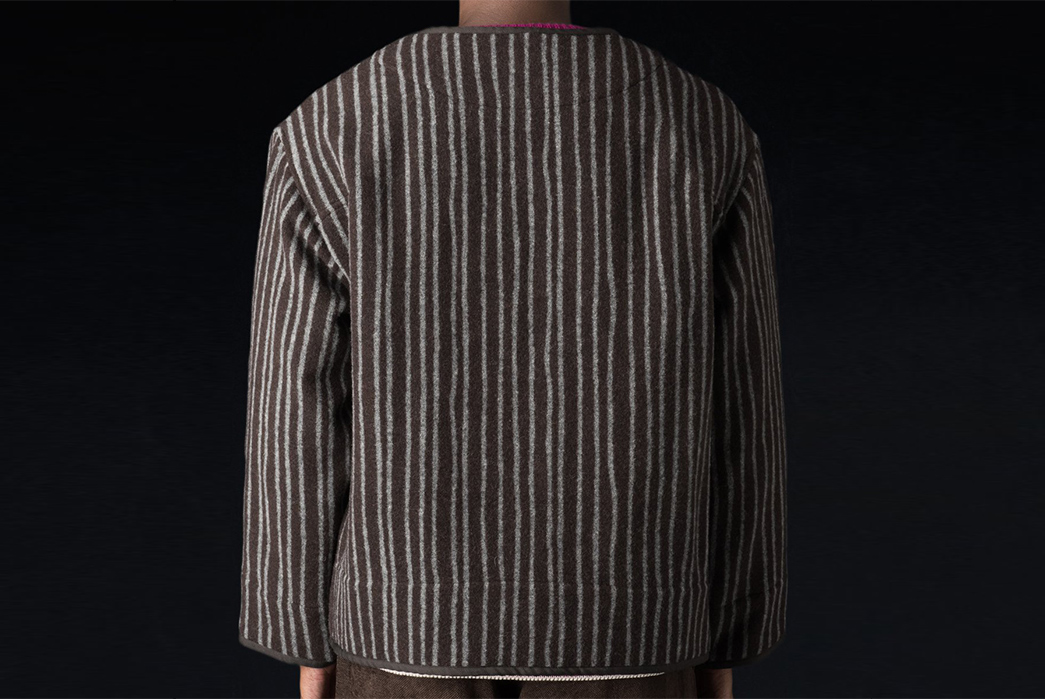 ts(s)-Stagger-Stripe-Wool-Cashmere-Blanket-Piping-Collarless-Jacket-model-back