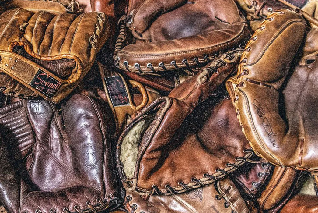 Tassen & portemonnees Portemonnees & Geldclips Portemonnees Repurposed Baseball Glove Leather Wallet Handcrafted from old baseball mitts and soft cow hide 4 pockets plus cash sleeve. 