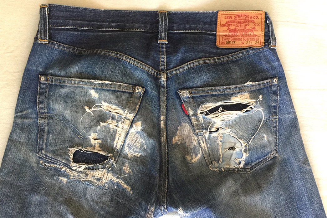 Fade-of-the-Day---Levi's-Vintage-Clothing-1947-501-(7-Years,-10-Washes,-1-Soak)-back-žtop