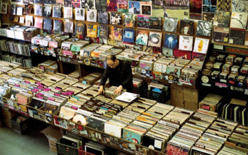 Getting-in-the-grooves-A-Beginner's-Guide-to-Vinyl-Records