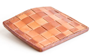 First-Settlement-Goods'-Card-Cases-are-Handwoven-from-Shell-Cordovan-natural-front