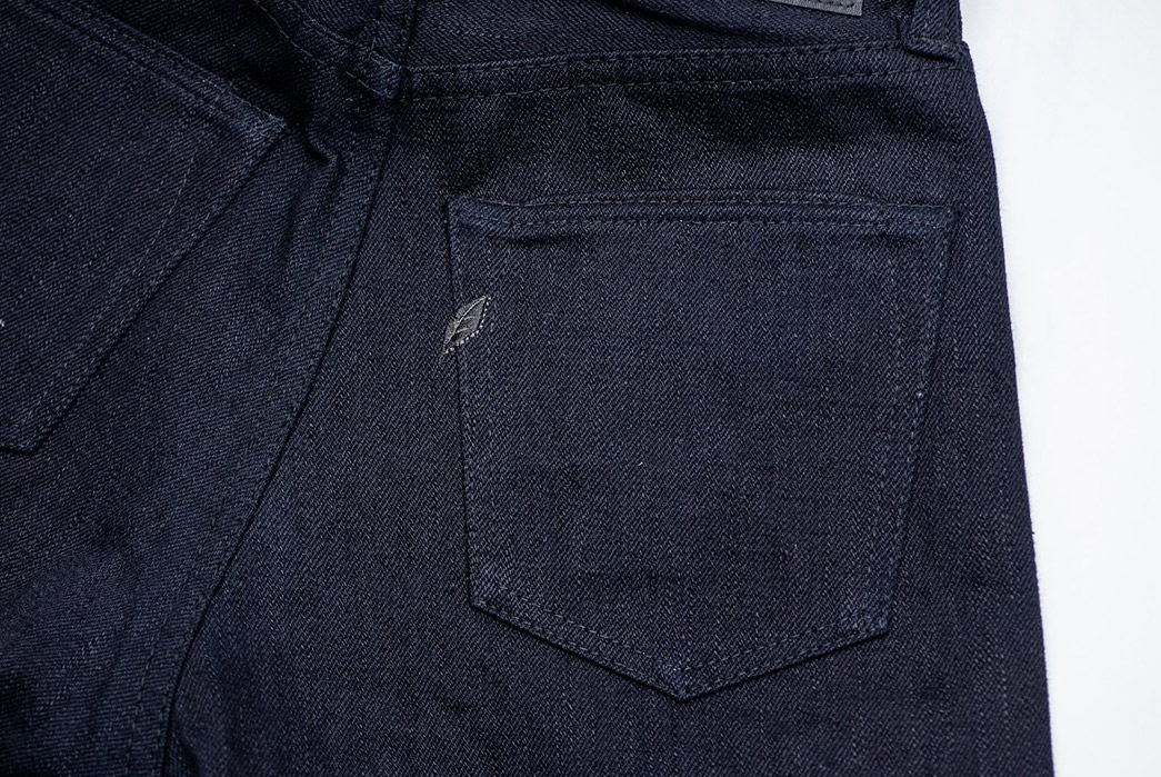 Pure-Blue-Japan's-Latest-Denim-Comes-Out-Black-and-Blue-pants-back-pockets