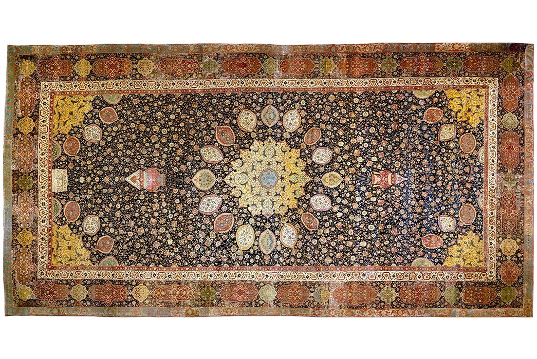 Understanding-Persian-Rugs-Ardabil-Carpet.-Image-via-the-Victoria-and-Albert-Museum.