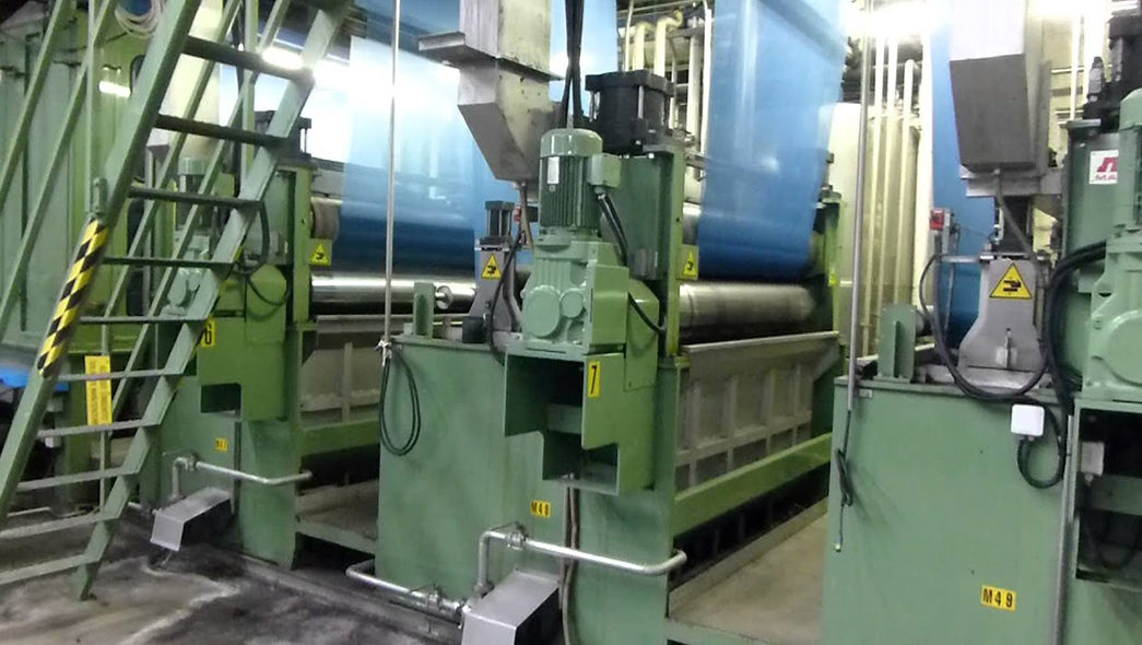 1000-Ways-to-Dye-A-slasher-dyeing-machine-in-action.-Image-via-DM-Textile-Machinery