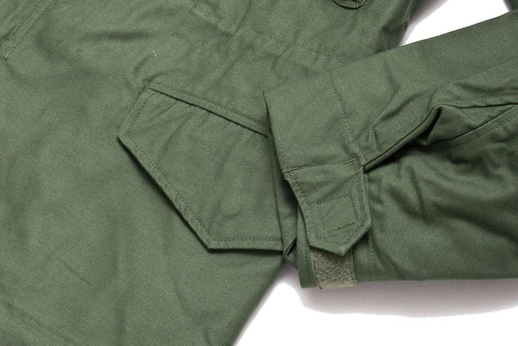 The-Real-McCoy's-M-65-Field-Jacket-'1st-Model'-Olive-MJ17010-front-pocket-and-sleeve