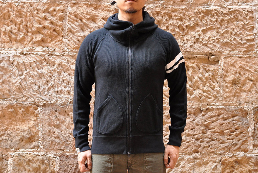 Conqueror-The-Day-With-MOMOTARO-'GTB'-THERMAL-HOODY-black-model-front