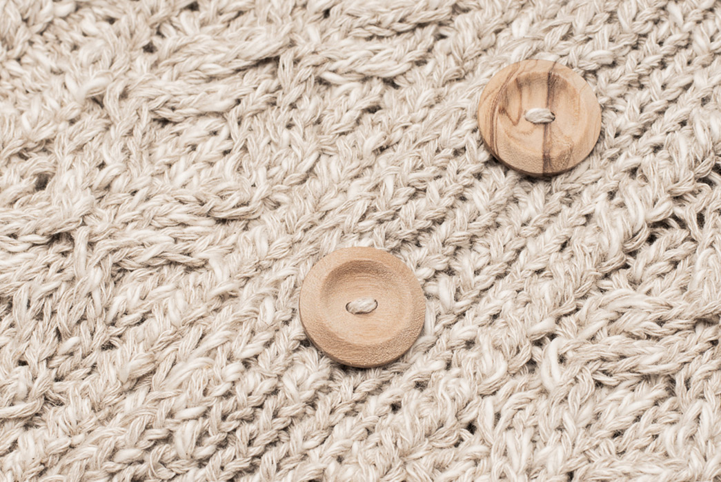 Allevol-Weaves-Cotton-&-Linen-For-Its-Lightweight-Lumber-Cardigan-front-buttons