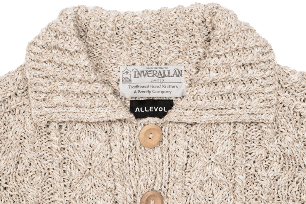Allevol-Weaves-Cotton-&-Linen-For-Its-Lightweight-Lumber-Cardigan-front-collar