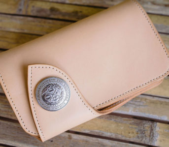 Take-Flight-With-Obbi-Good-Label's-Condor-Mid-Wallet-beige-closed
