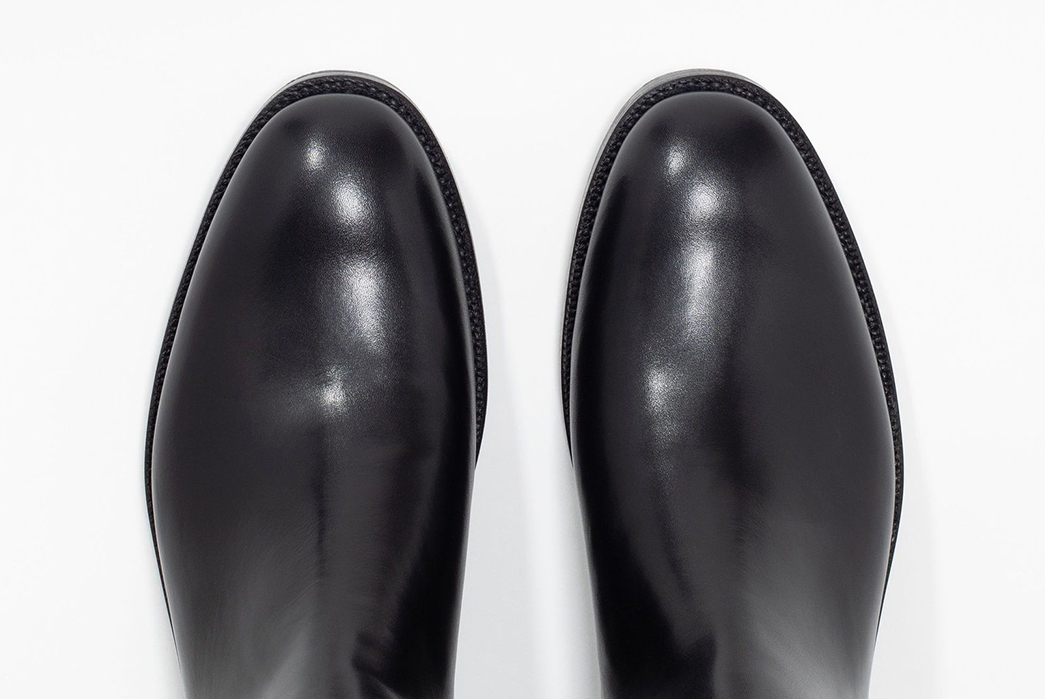 Grant-Stone-Introduces-Chelsea-Boots-To-Its-Roster-pair-black-top-fingers