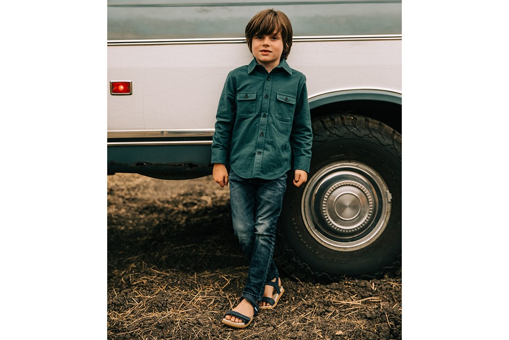 Match-Work-Shirts-With-Your-Nippers-With-The-Taylor-Stitch-Yosemite-Shirt-kid-in-blue-shirt-in-a-front-of-car