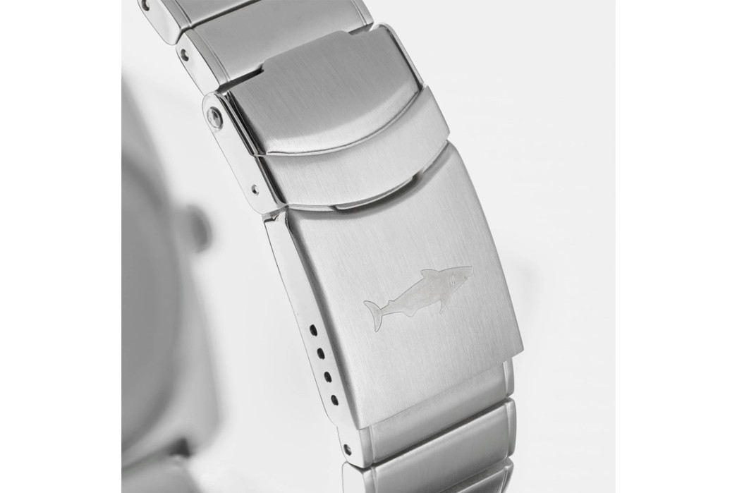 Alsta-Recreates-Hooper's-Watch-From-Jaws-belt-shark-logo