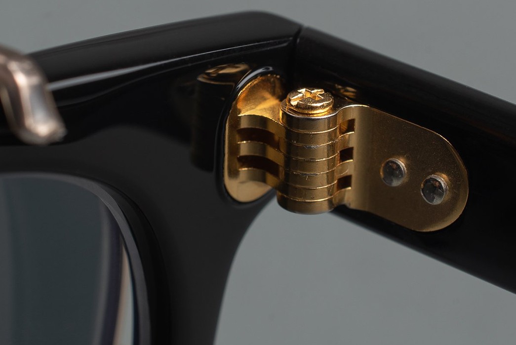 Calee-Clip-On-Glasses-Are-Handcrafted-in-Japan's-'City-of-Glasses'-buckle
