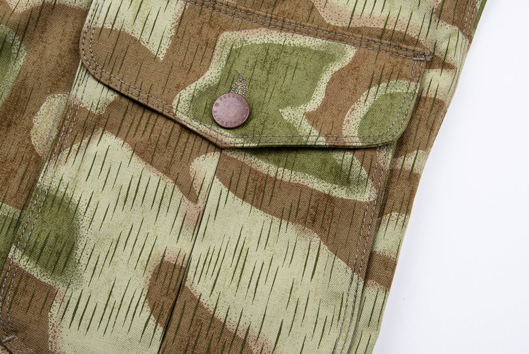 Freenote-Cloth-Renders-Its-Keynot-Hunting-Jacket-In-Two-Autumnal-Japanese-Textiles-front-pocket-camo