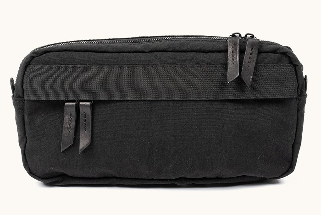 Tanner-Applies-Revolutionary-Konbu-Fabric-To-Its-Canyon-Bag-black-front