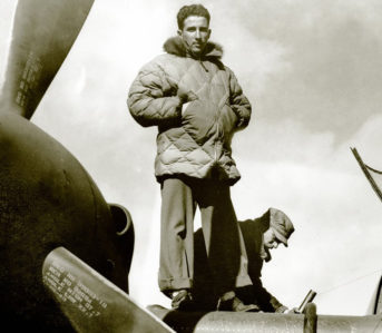 Eddie-Bauer---Getting-Down-With-An-Outerwear-Icon-USAAF-pilot-wearing-a-B-9-Parka-via-Tread-Magazine