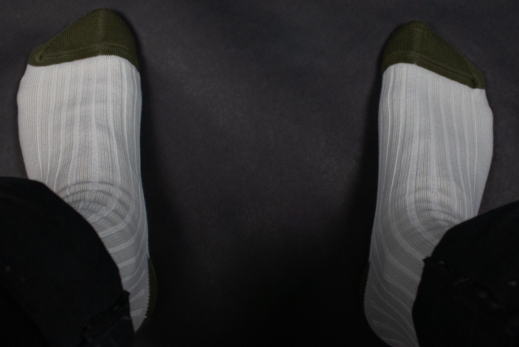 The-Great-White-Sock-Review-model-socks