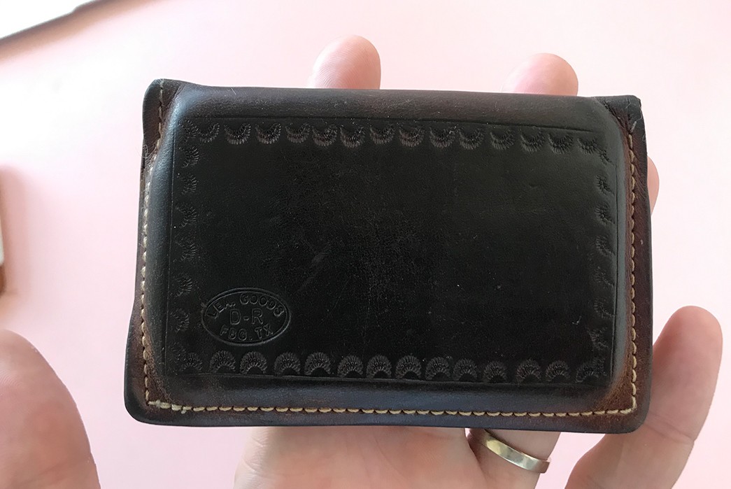 Fade-Friday---D-R-Leather-Goods-Cardholder-(~1-Year)-in-hand