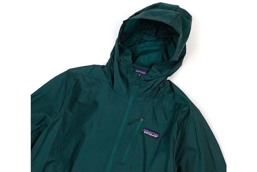 Scrunch-Up-Patagonia's-Houdini-Jacket-green-front-top