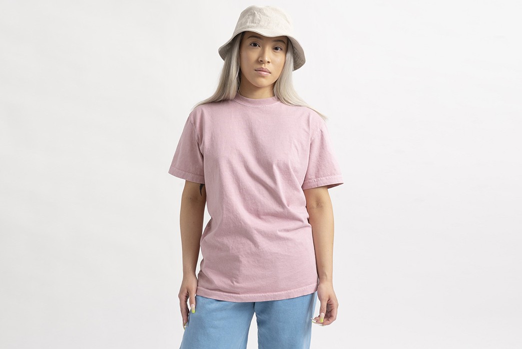 American-Trench-Drops-A-Pigment-Dyed-Capsule-In-Time-For-Spring-light-pink-t-shirt-model