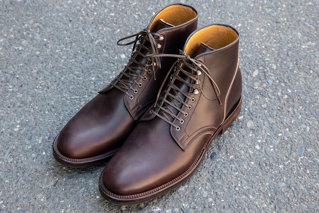 Viberg-Opens-Pre-Orders-For-Two-New-Horween-Leather-Service-Boots-pair-dark