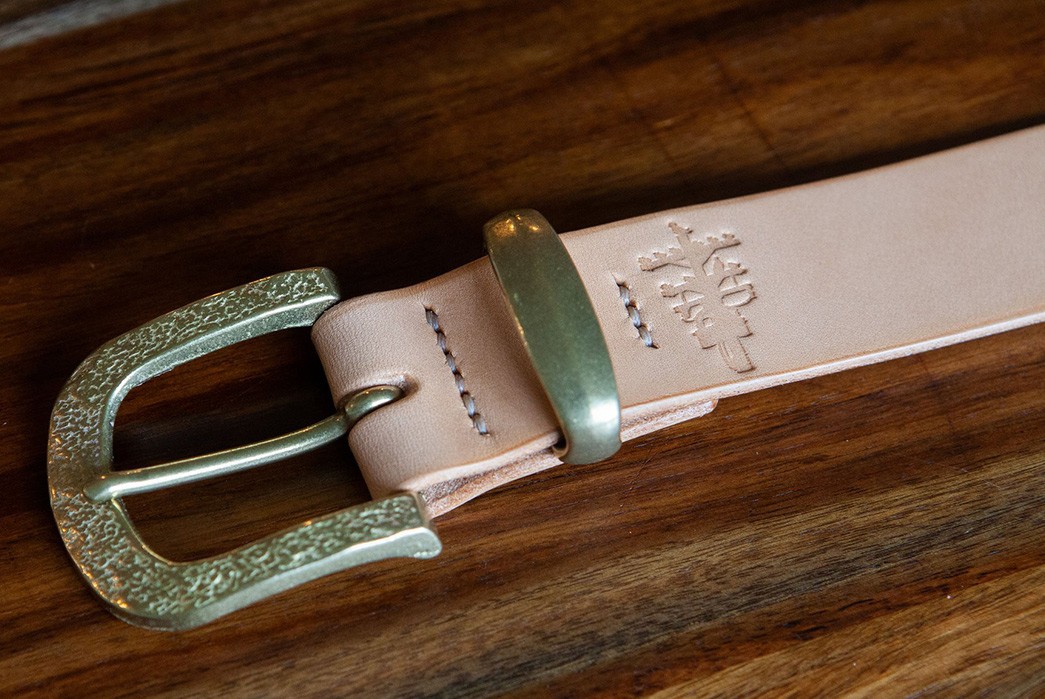 PTC-Lets-You-Choose-The-Leather-On-This-Hammered-Japanese-Brass-Belt-buckle