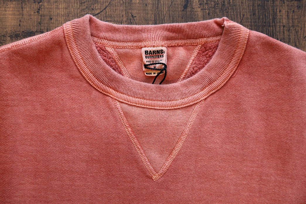 Barns-Outfitters-Issues-A-Duo-Of-Pigment-Dyed-Crew-Necks-front-rose-collar