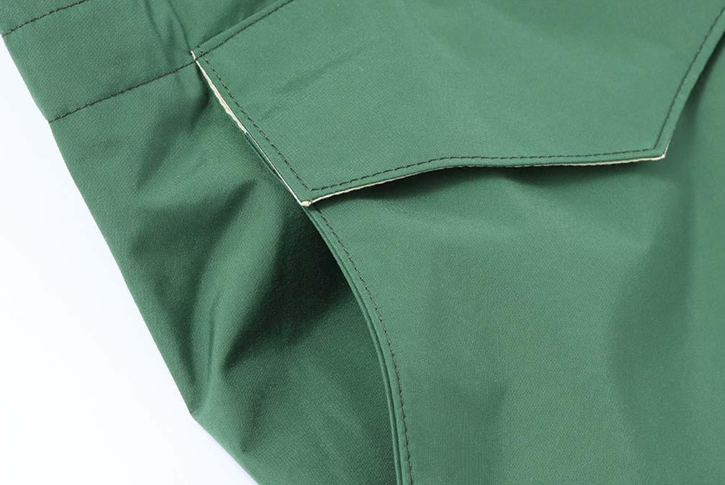 It-Doesn't-Get-Much-More-Iconic-Than-RMF's-Mountain-Parka-green-pocket