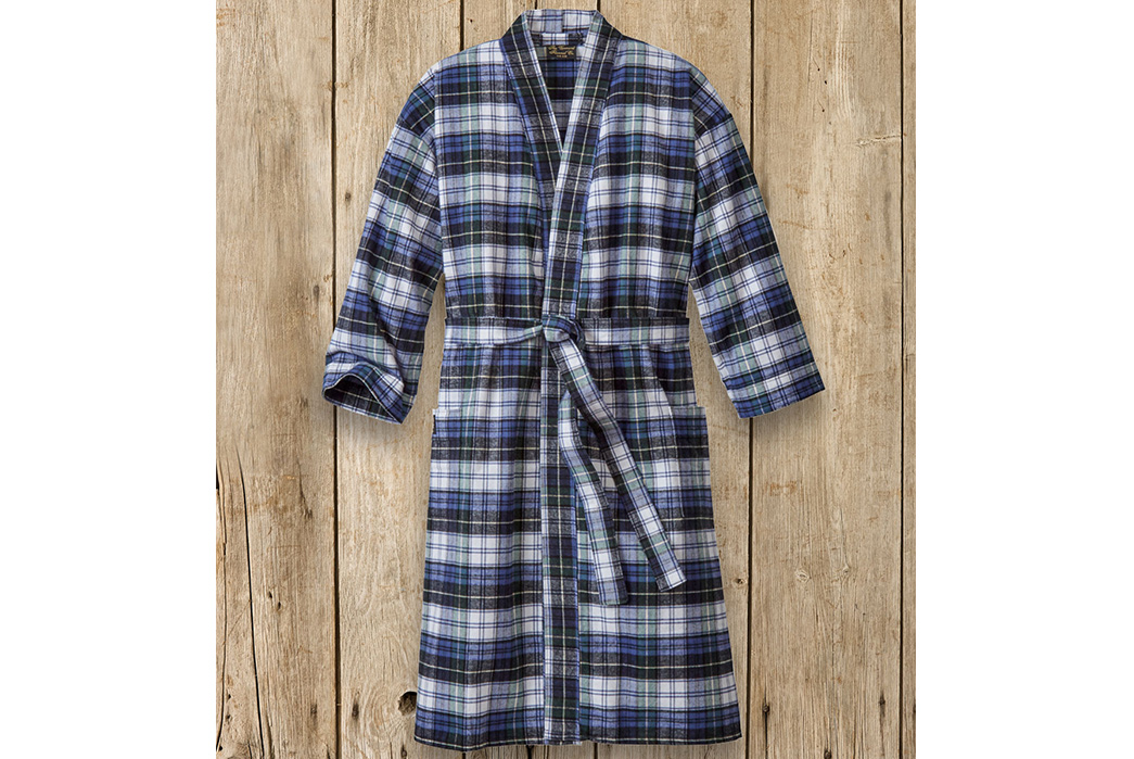 The-Heddels-Budget-Gift-Guide-2021-6)-Vermont-Flannel-Flannel-Robe