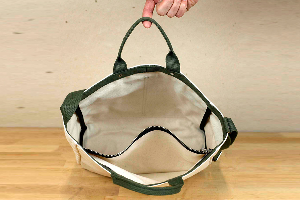 The-Handy-Tote-Is-The-Only-Tote-You'll-Ever-Need-inside