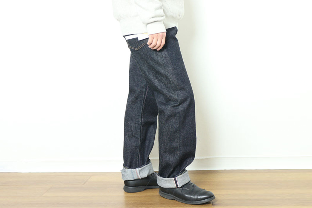 Hinoya-Restocked-Momotaro's-15.7-Oz.-GTB-Label-0905SP-Raw-Denim-Jeans-model-social