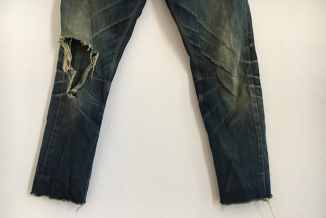 Fade-Friday---Raleigh-Denim-Graham-(4.5-Years,-6-Washes)-front-legs