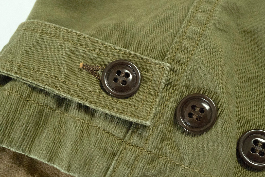 Freewheelers'-M-1938-Field-Jacket-Is-Devilishly-Versatile-three-buttons