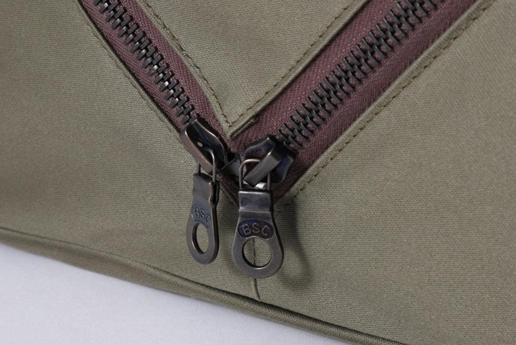 Separate-Your-Stompers-From-Your-Luggage-With-Anatomica's-Shoe-Carry-Bag-zippers