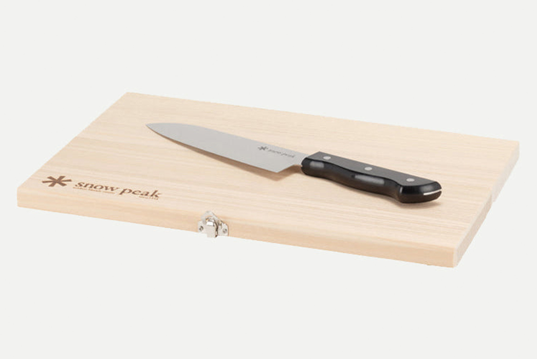 Cut-At-Camp-With-Snow-Peak's-Cutting-Board-Set-on-wood