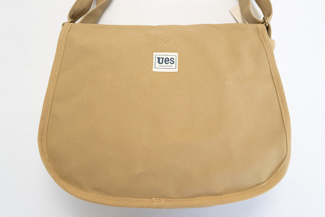 Duck-Out-Of-The-Office-With-UES'-Duck-Canvas-Shoulder-Bag-beige-back