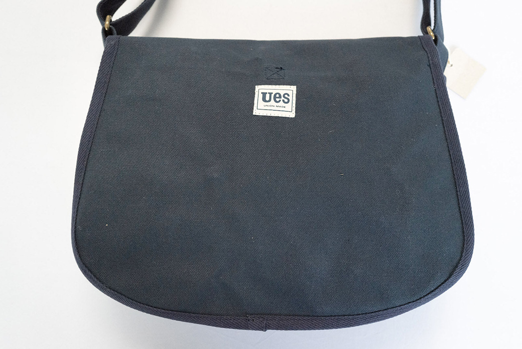 Duck-Out-Of-The-Office-With-UES'-Duck-Canvas-Shoulder-Bag-blue-back