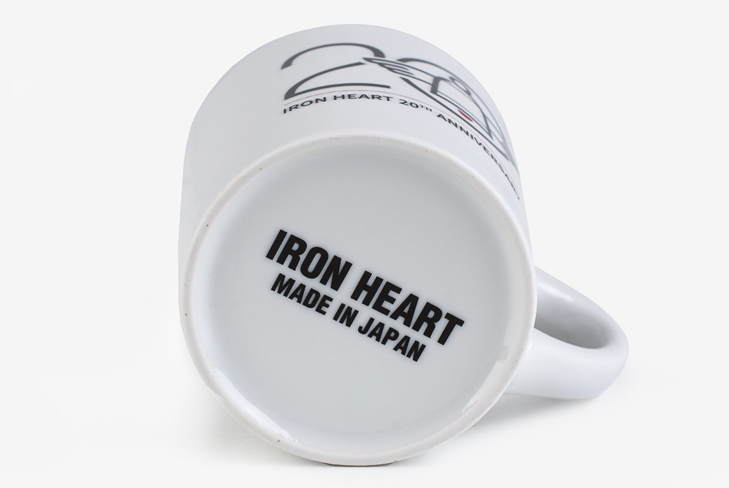 Iron-Heart-Celebrates-20th-Anniversary-With-Zippo-&-Mug-cubo-bottom