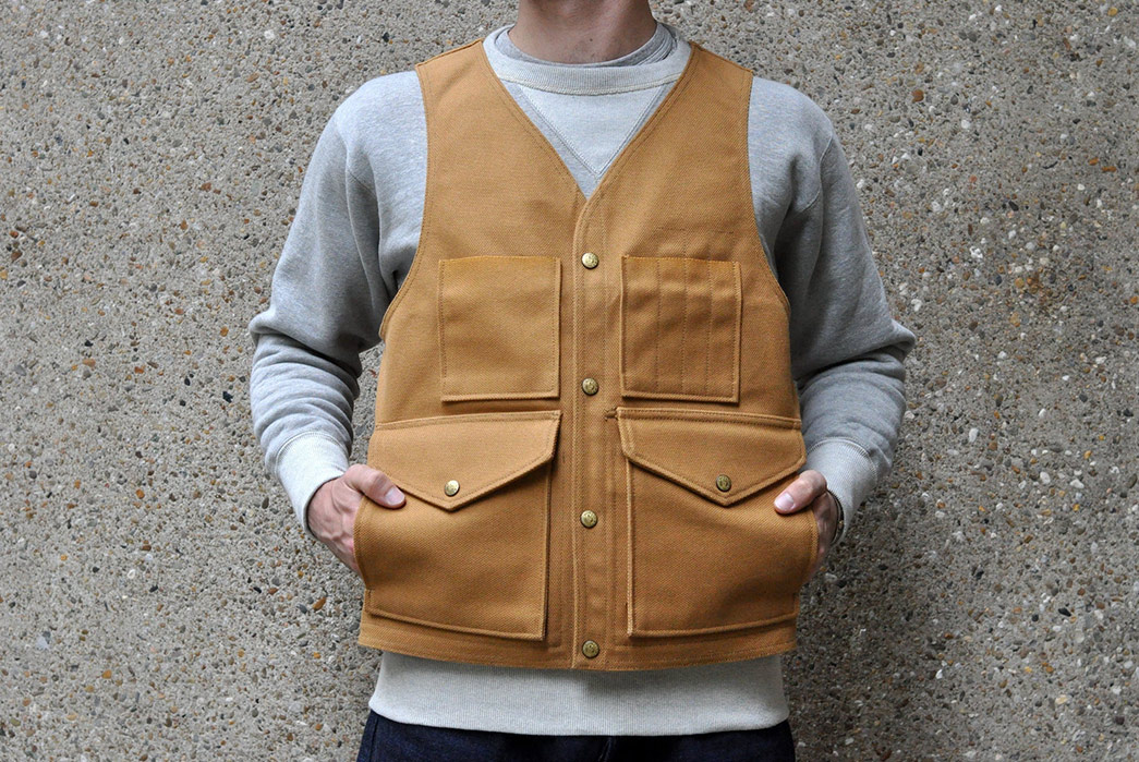 Boncoura-Collabed-With-Corlection-For-Heavyweight-Duck-Canvas-Vest-model-front-pockets-2