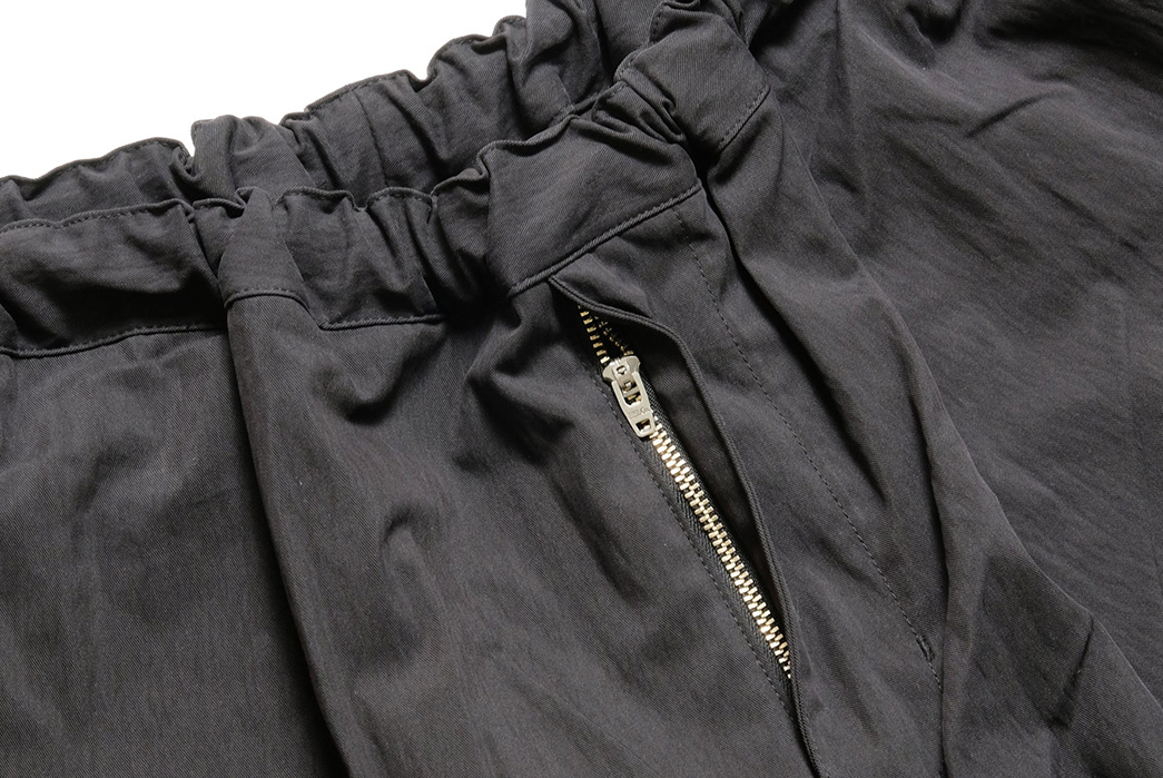 EEL's-'Contemporary-Pants'-Are-For-The-Urban-Ninjas-front-top-zipper