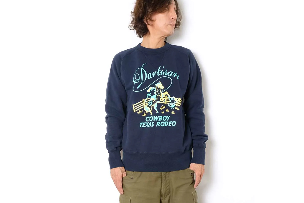 SDA-Adorns-Freedom-Sleeve-Sweat-With-Charming-Porcine-Print-blue-model-front