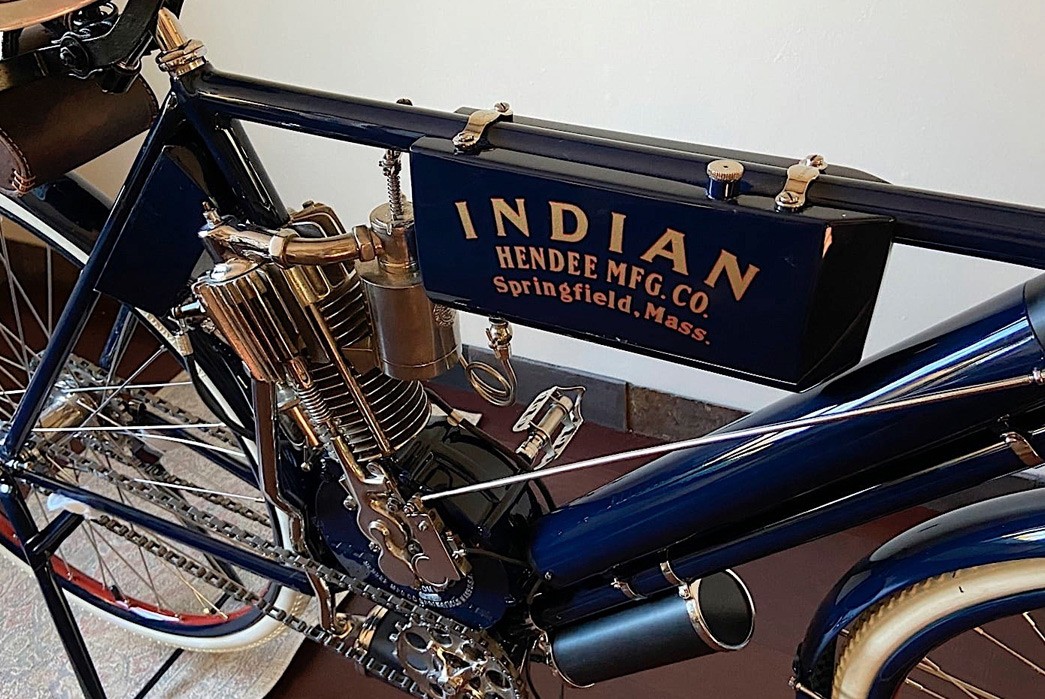 The-Gentleman-Biker-Workwear-That-May-Revitalize-a-Subculture-A-1903-Indian-clearly-marked-with-Hendee's-name.-The-mechanical-and-aesthetical-similarities-to-a-bicycle-are-striking