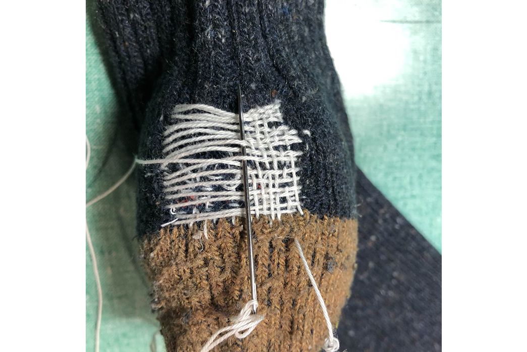 How-to-Hand-Darn-Socks-photo-14