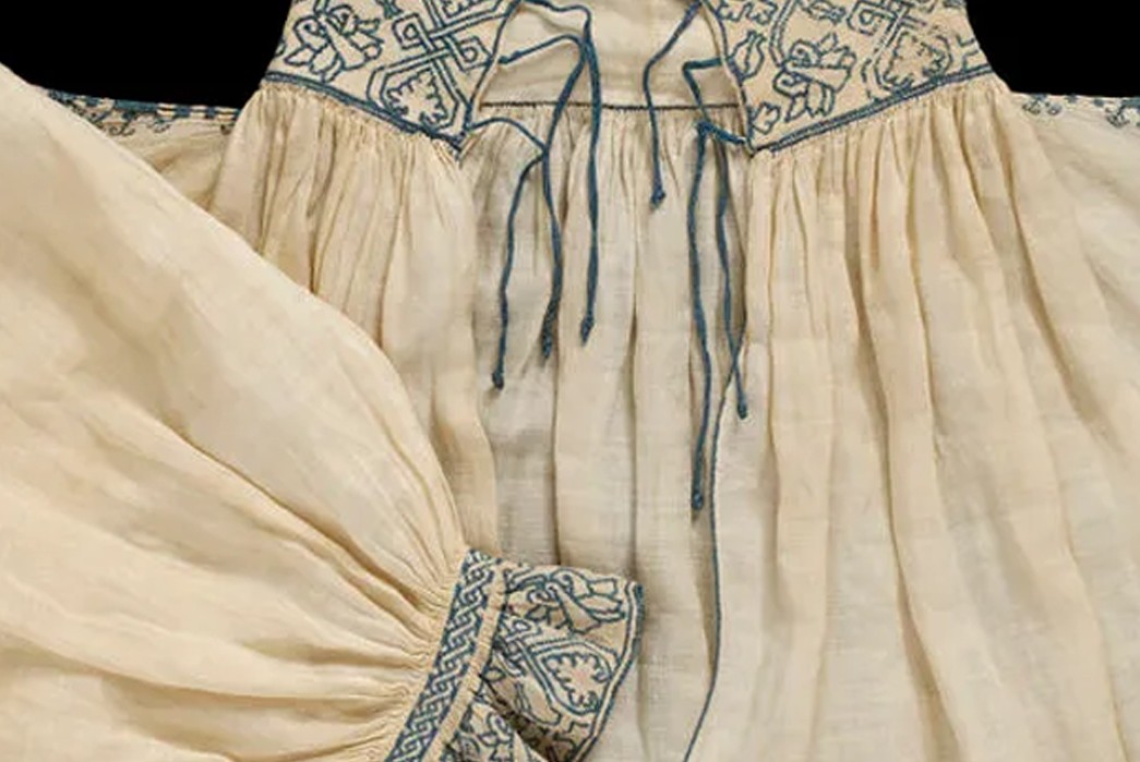 All-About-Smocks---From-Painters-to-Paratroopers-Embroidery-details-of-a-16th-century-smock.-Image-via-Sarah-A.-Bendell.
