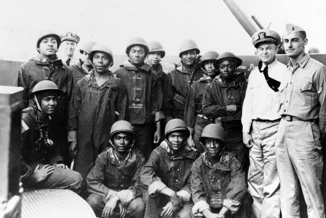 Wartime-Blues-Part-I---Denim-Uniforms-of-the-U.S.-Navy-African-American-Mess-Attendants-in-battle-dress,-July-1942.-These-men-had-volunteered-for-additional-duty-as-gunners