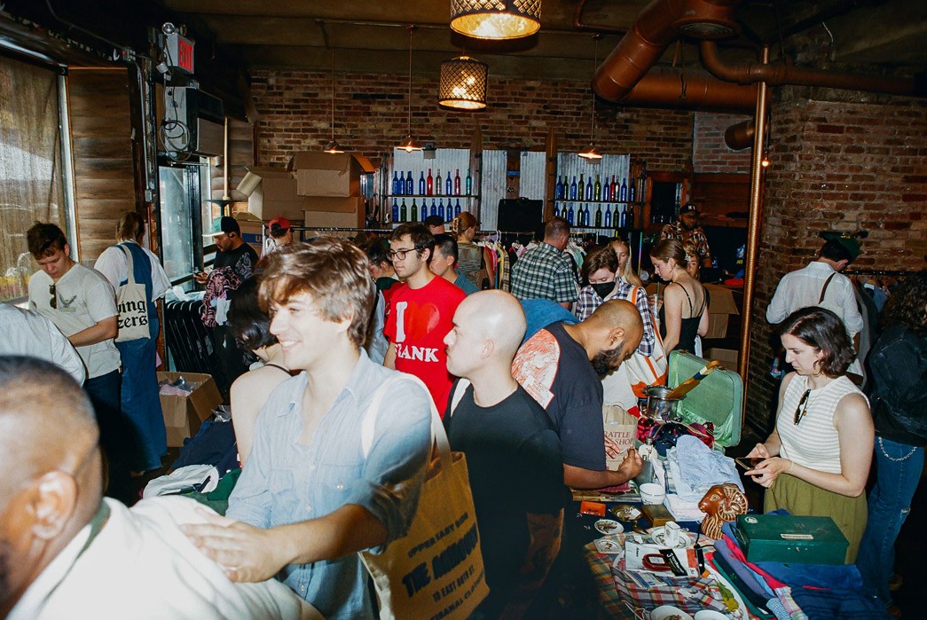 Making-a-Scene-New-York's-Pop-Up-Vintage-Markets-The-crowd-abuzz-inside-Alfargo's-Marketplace.-Image-via-Zane-Gan.